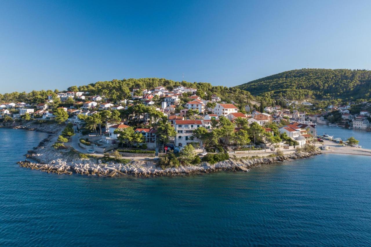 Apartments By The Sea Stomorska, Solta - 5190 المظهر الخارجي الصورة